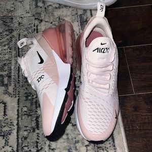 Brand New Nike Womens 270 Sneakers
